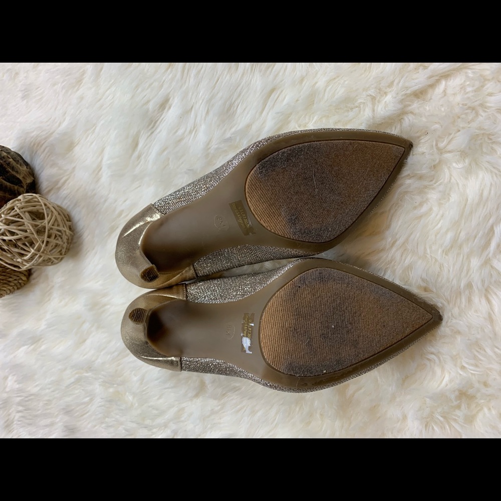 Guess - Picture 5 of 5